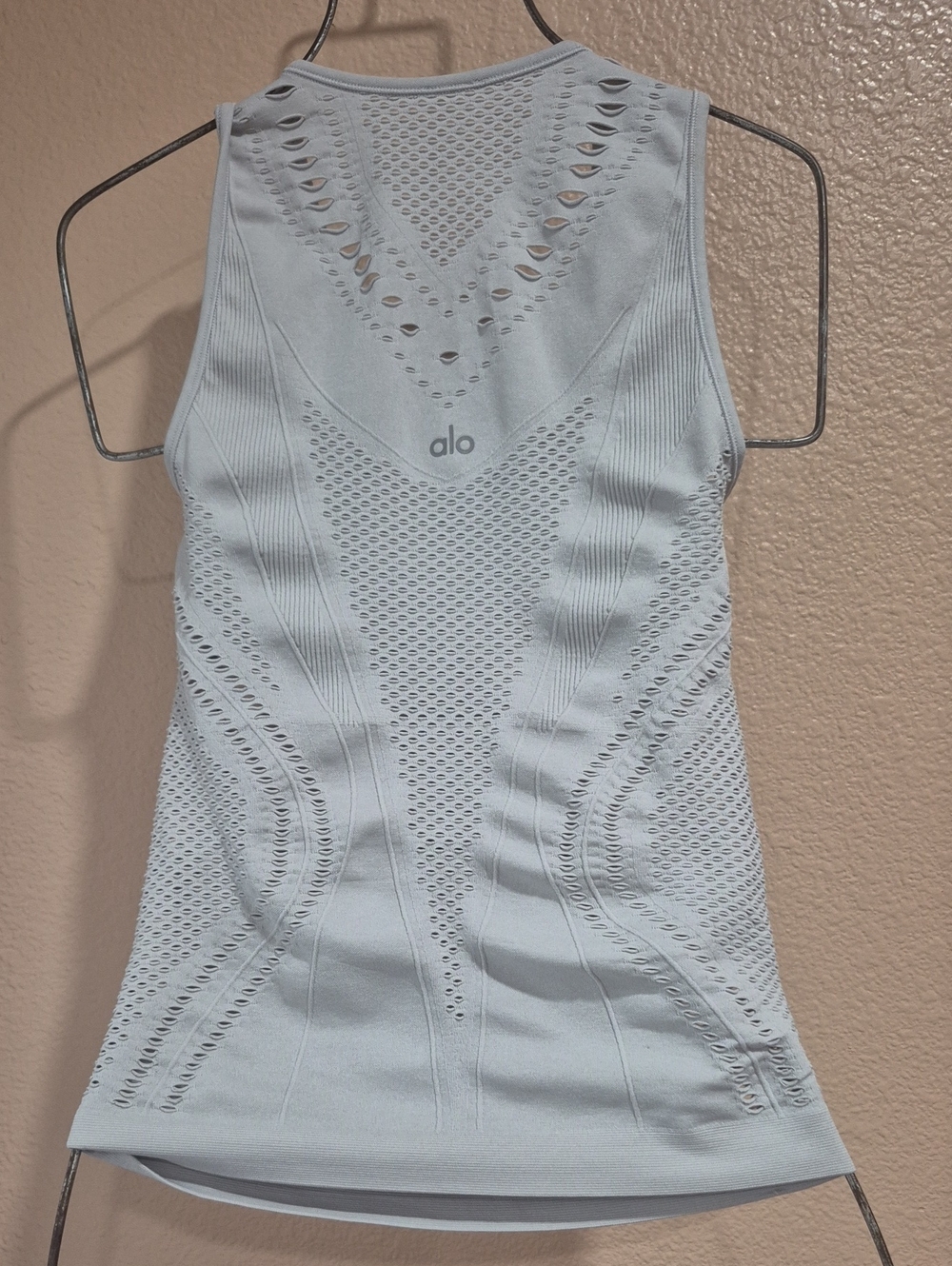 Alo Women’s Light Blue Seamless Performance Tank